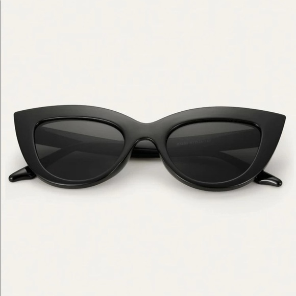 Cateye sunglasses black retro 90s trendy vsco girl - Picture 3 of 3